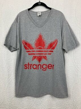 Fruit of the Loom Stranger Graphic T-Shirt sz Large